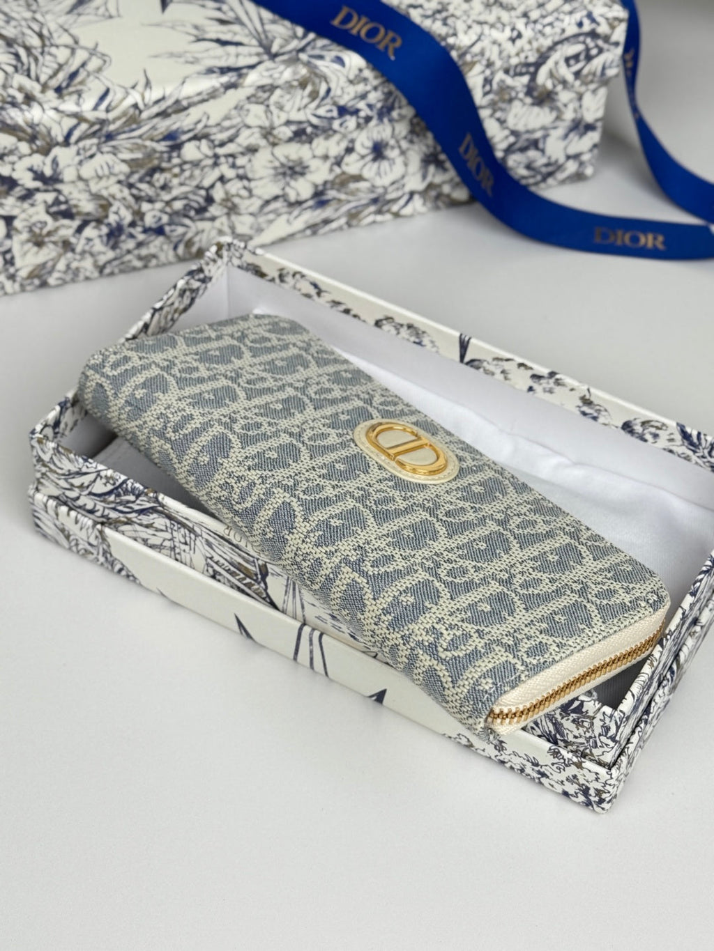 Dior 25S Long Zipper Wallet 19 in Light Blue Oblique Jacquard Canvas
